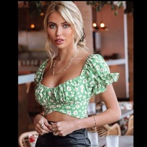 Tie Back Ruched Bust Daisy Floral Crop Top